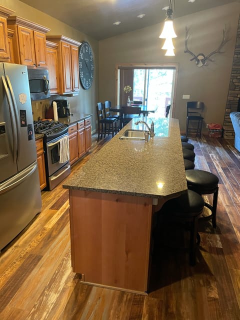 Seating for 6 more people