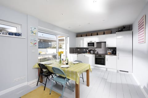 Open plan kitchen and dining area - Mousehole View