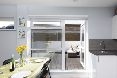 Balcony access - Mousehole View