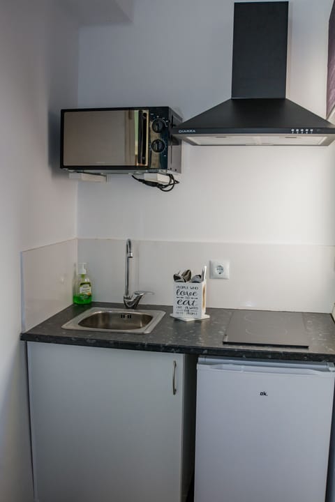 Comfort Room | Private kitchenette