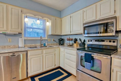 No need to spend too much time washing the dishes. Put them into the dishwasher, press a button and relax.