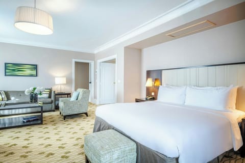 Presidential Suite, 1 King Bed with Sofa bed | Hypo-allergenic bedding, in-room safe, desk, blackout drapes