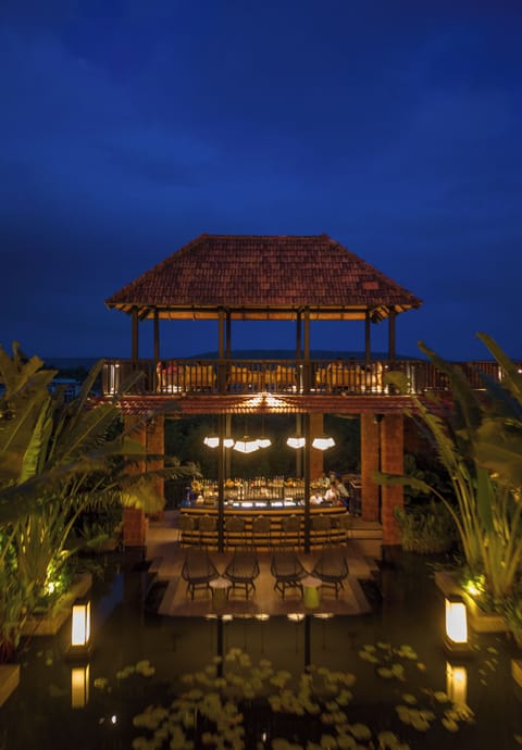 Poolside bar