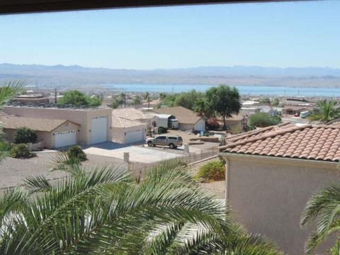 Magnificent Panoramic View of Lake and California side mountains