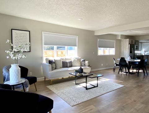 Sofa has been updated to black leather