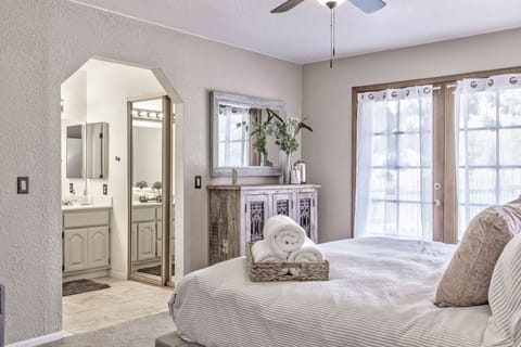Luxury House | 4 bedrooms, down comforters, individually decorated