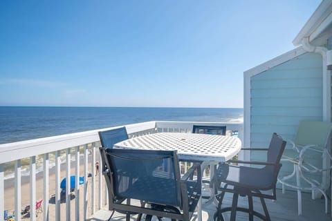 Living Room Sun Deck