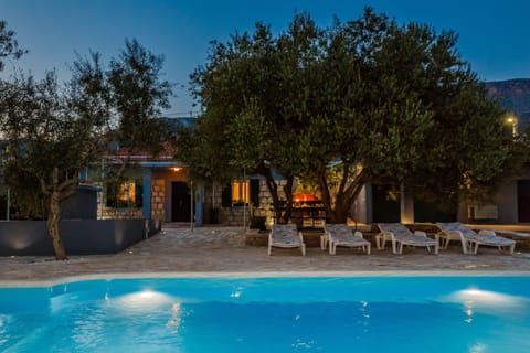 Villa | Pool | Outdoor pool