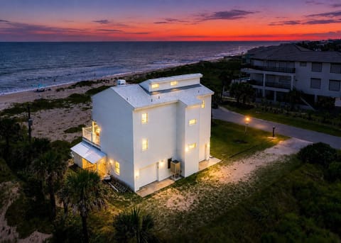 Welcome to Vitamin Sea oceanfront home!!