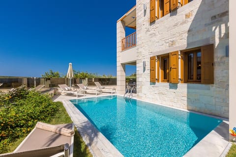 Villa Aphrodite features a 25m2 private swimming pool!
