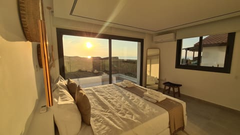 Deluxe Villa | 5 bedrooms, soundproofing, iron/ironing board, free WiFi