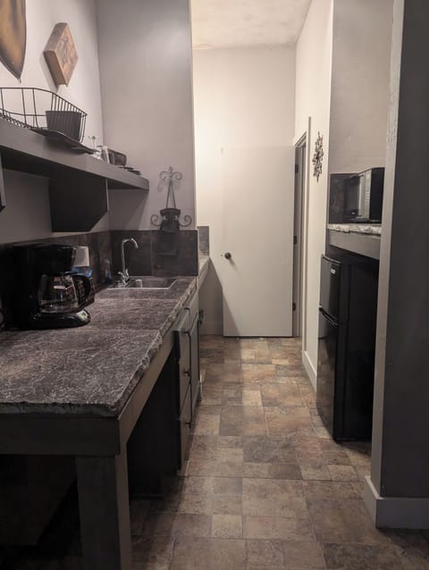 Castle | Private kitchenette | Coffee/tea maker, paper towels