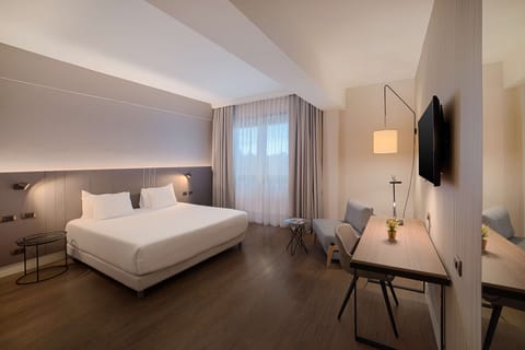 Superior Room (Extra Large) | Minibar, in-room safe, desk, blackout drapes