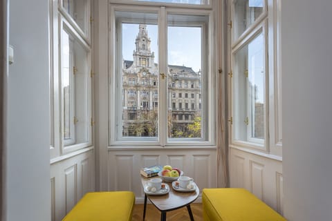 Luxury Apartment | Living area | Flat-screen TV