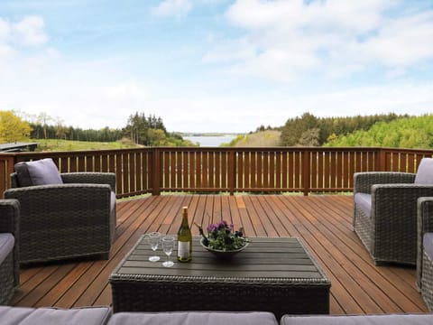 House | Water view