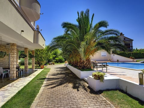 Apartment | Pool | Outdoor pool