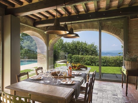 Villa | Dining