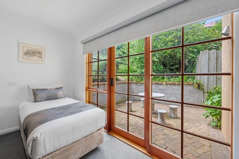 Deluxe Room | Iron/ironing board, free WiFi, bed sheets