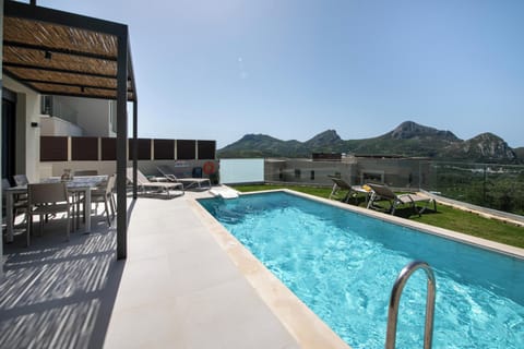 Private 26m2 swimming pool