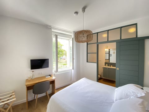 Superior Double Room | Premium bedding, individually decorated, individually furnished, desk