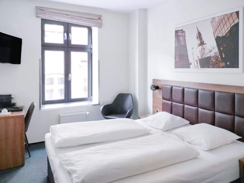 Standard Double Room | Desk, blackout drapes, soundproofing, iron/ironing board