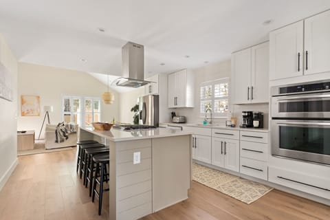 Wishing Well | 10 Minute Drive To The Beaches!