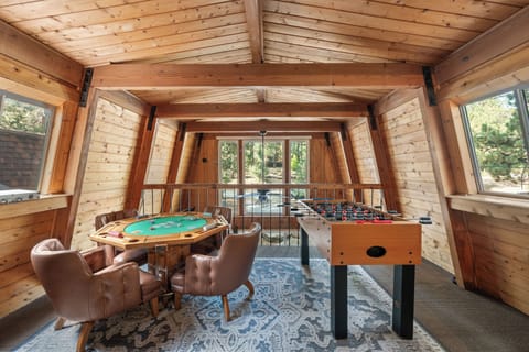 Game Loft Retreat- Enjoy beautiful exposed beams with entertainment fun