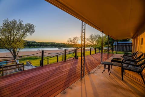 Welcome to Sunset Beach Bungalow!