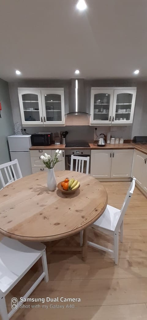 Comfort House, Private Bathroom | Private kitchen | Highchair