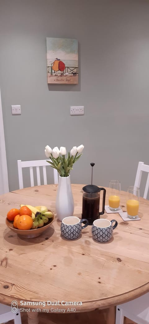 Comfort House, Private Bathroom | Shared kitchen | Highchair