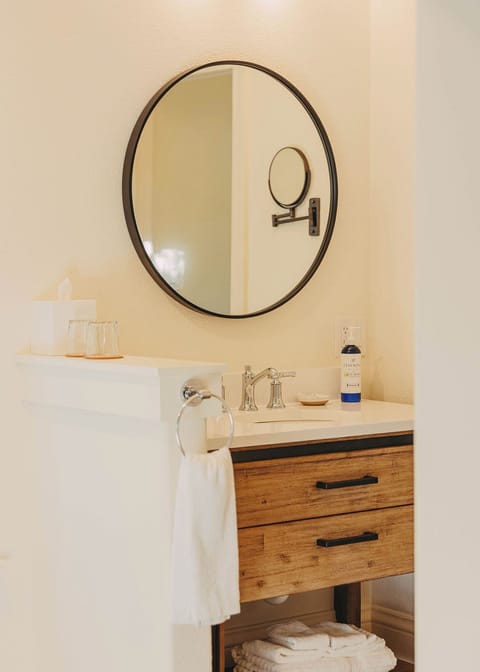 Room, 1 King Bed (Cazadero) | Premium bedding, down comforters, Tempur-Pedic beds, free minibar items