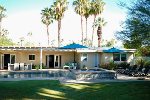 Private backyard with spectacular views, pool/spa!