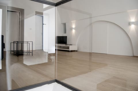 Apartment | Living room | Flat-screen TV