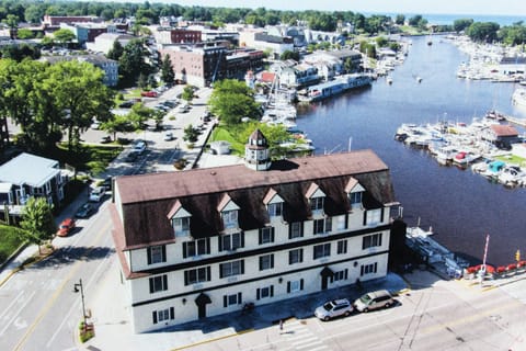 Waters Edge Loft is located in the historic Colonial Building