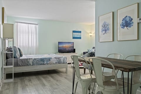 6-web-or-mls-AB3_6800 Sunset Way Unit 1408-6