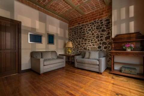 SUITE 1 