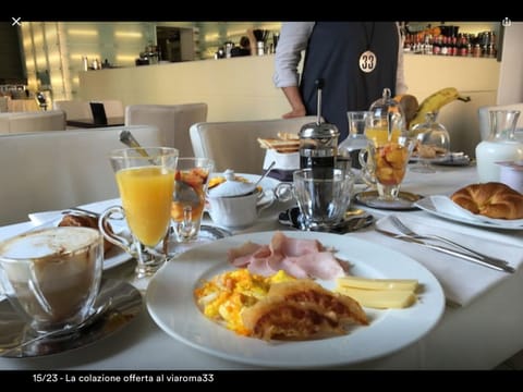 Daily full breakfast for a fee