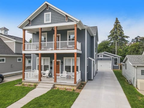 Welcome the The Haven Haus!

@the_haven_haus