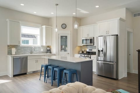 Kitchen - all new appliances & large, walk-in pantry.