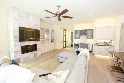 Modern Decor Living Room (First Floor)