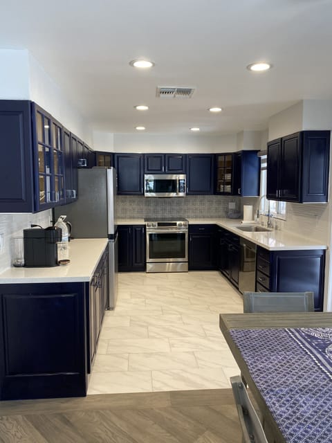 Kitchen/ dining 
