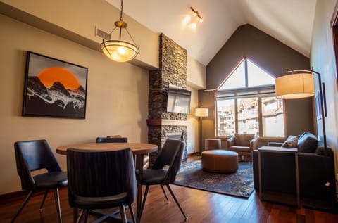 Spacious living room with GS fireplace and high vaulted ceilings
