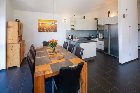 Apartment, 3 Bedrooms, Accessible, Smoking | Dining