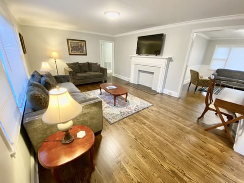 Living room with 4K Smart TV 