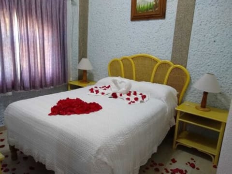 Villa Grande | Desk, free cribs/infant beds, rollaway beds, free WiFi