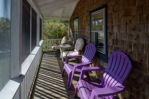 Screened in porch
