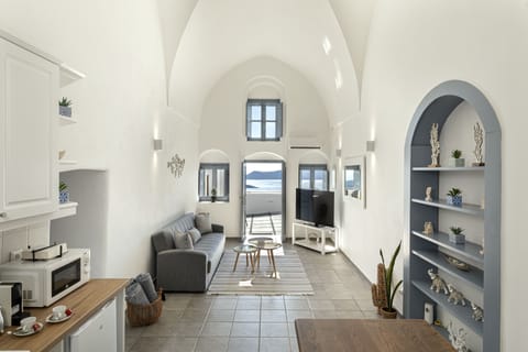 Two-Bedroom House with Caldera View | Private kitchen | Coffee/tea maker