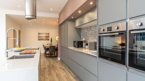 Kitchen, Percy House, Bolthole Retreats