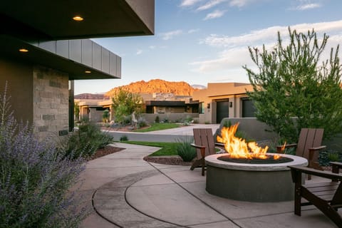 House, 3 Bedrooms | Terrace/patio