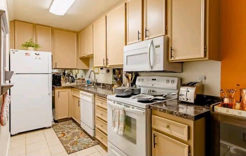 fully equipped kitchen